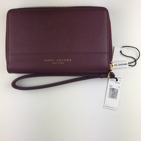 Marc Jacobs Handbags - Marc Jacobs Saffiano Leather Phone Wristlet